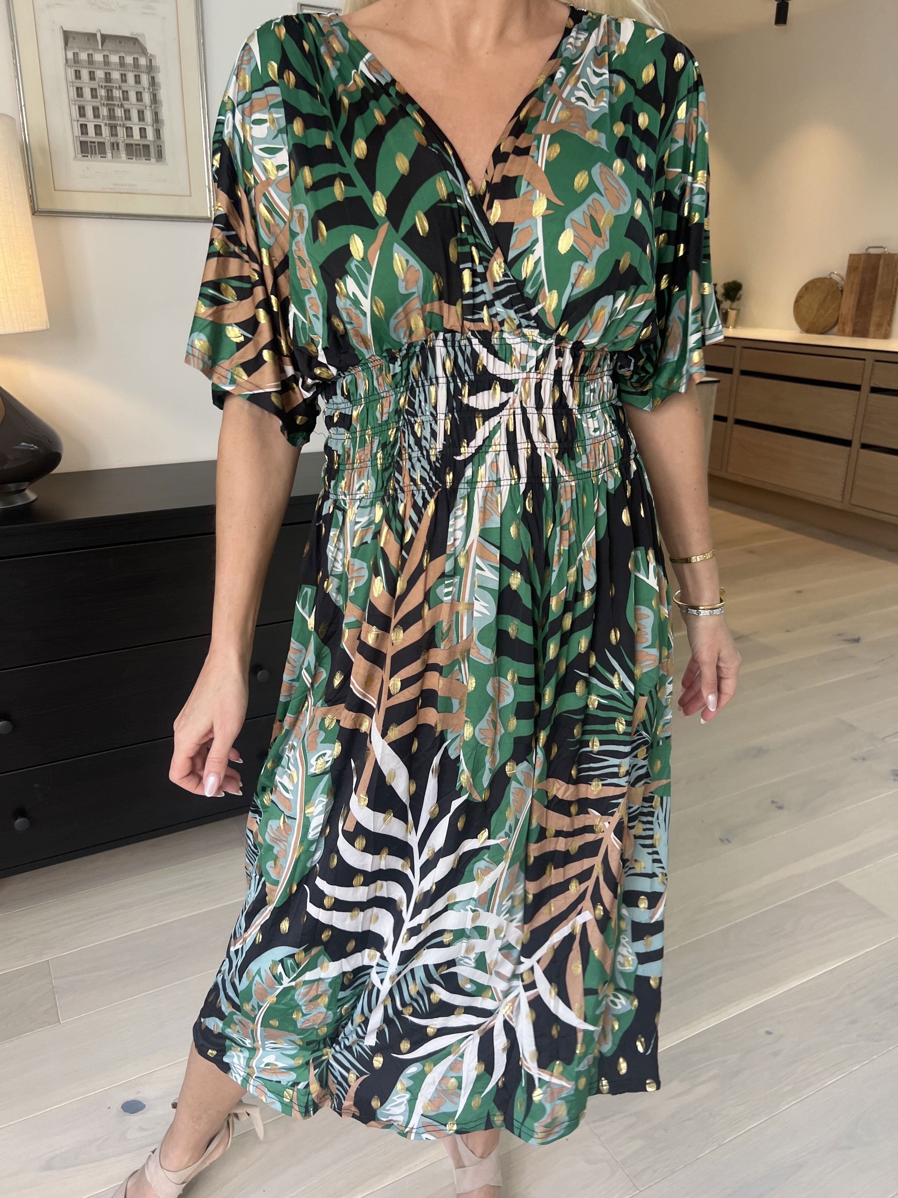 Pams Forest Midi - Klänning med resår i skrynkelfritt tyg